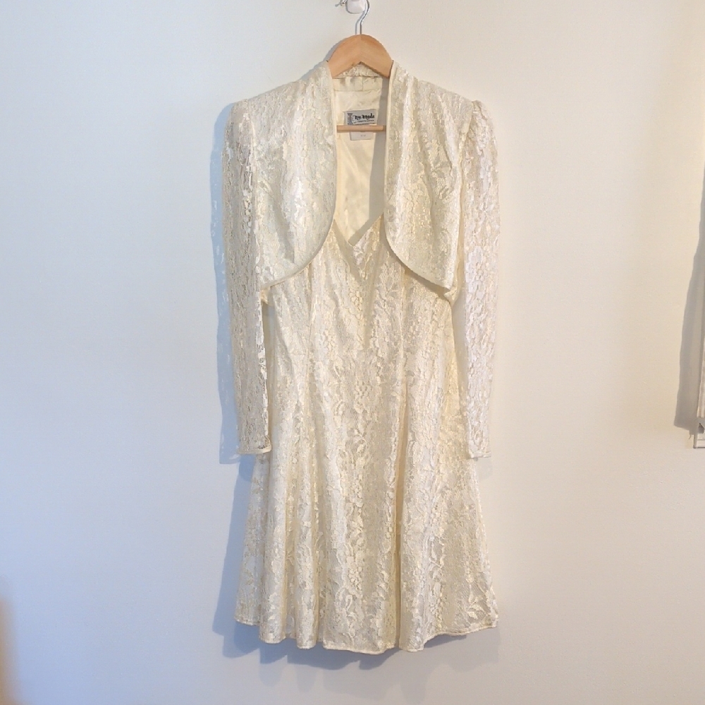 VINTAGE NU MODE cream lace dress - size small
